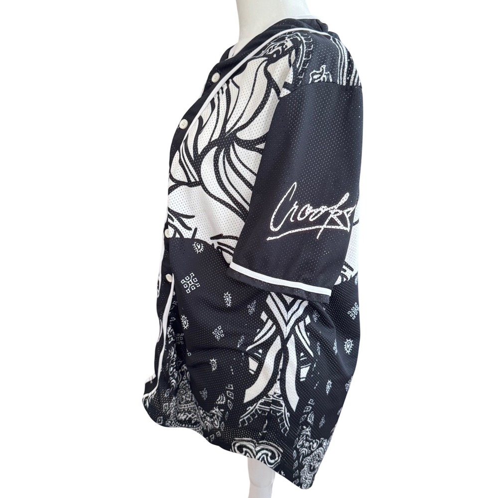 Crooks and‎ Castles Baseball Jersey Bandana Print Button Up Short Sleeve
Med EUC